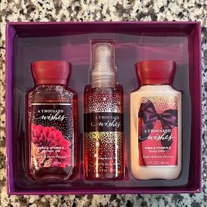 Bath & Body Works A Thousand Wishes Set - Red and Cream